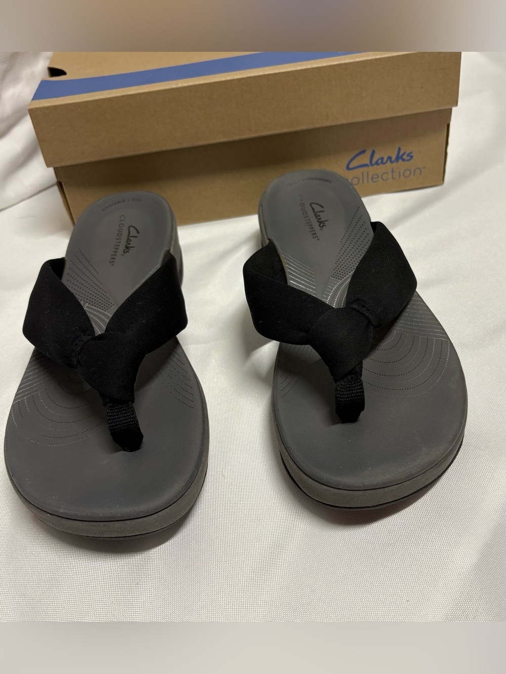 Clarks Black Knotted Thong Sandals with Cushioned Footbed